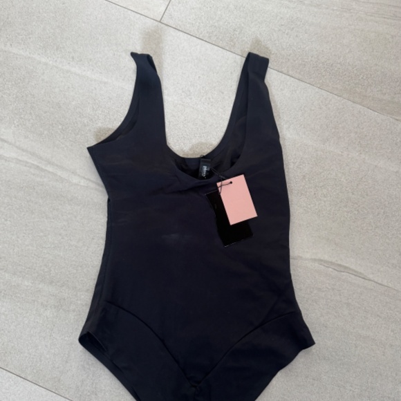 Pinsy Scoop Tank Hourglass Shapewear Cheeky Bodysuit - Picture 4 of 4